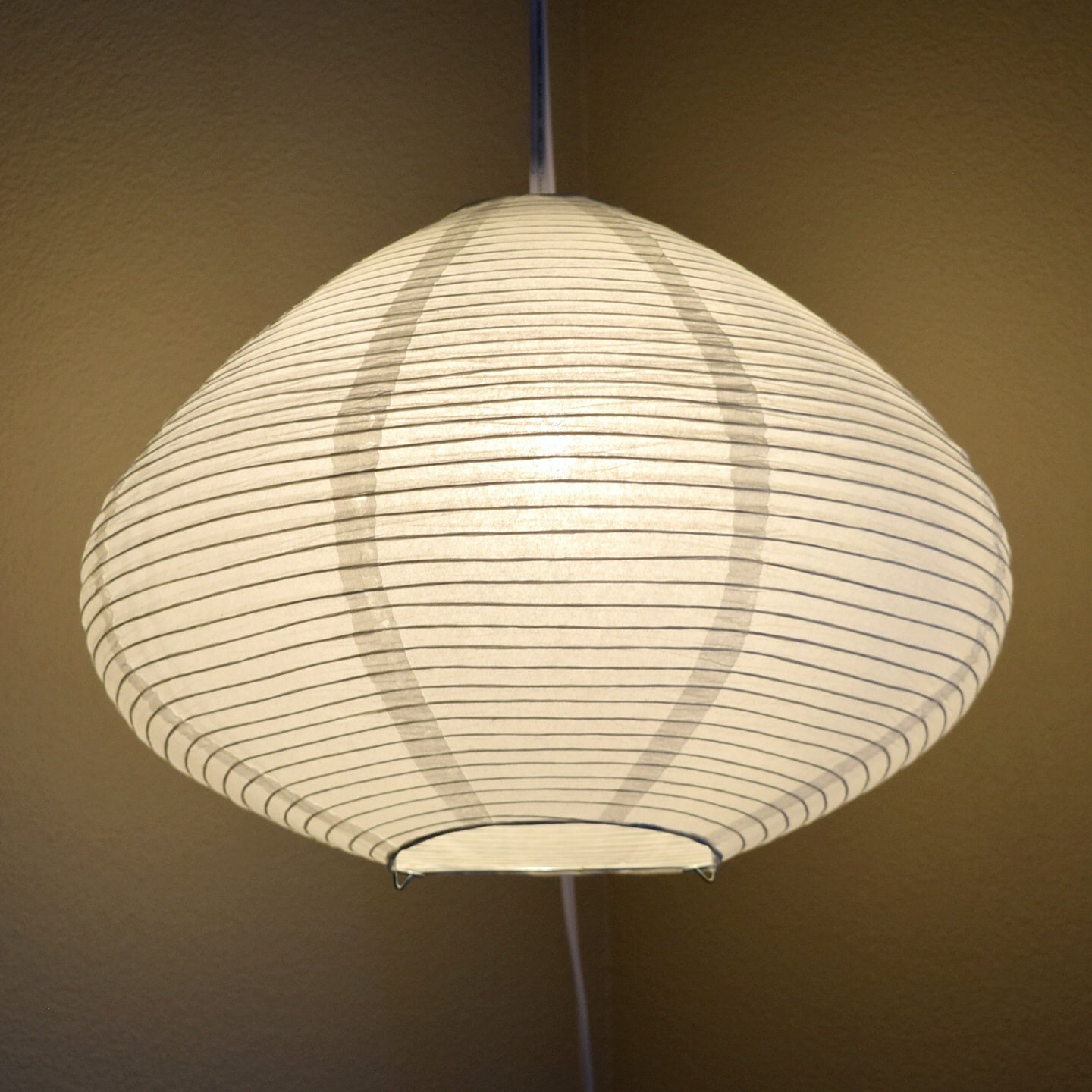 Bulbous Shaped Premium Fine Line Paper Lantern, White (16