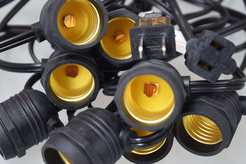 Outdoor shop lamp socket