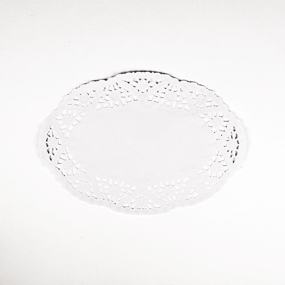 9&quot; Oval White Lace Paper Doilies Disposable Party Table Decor (50-PACK) - PaperLanternStore.com - Paper Lanterns, Decor, Party Lights &amp; More